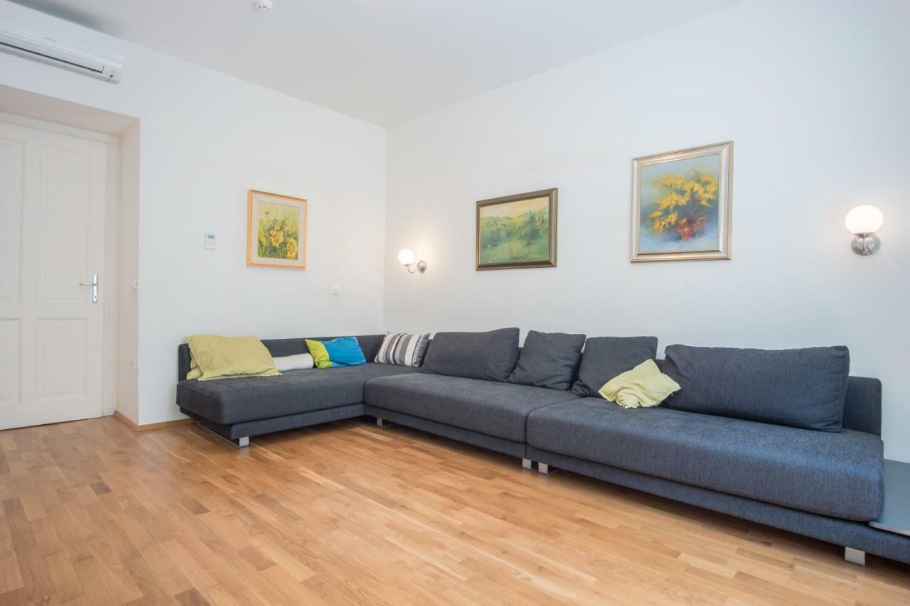 Luxury Central Apartment Ljubljana Luaran gambar
